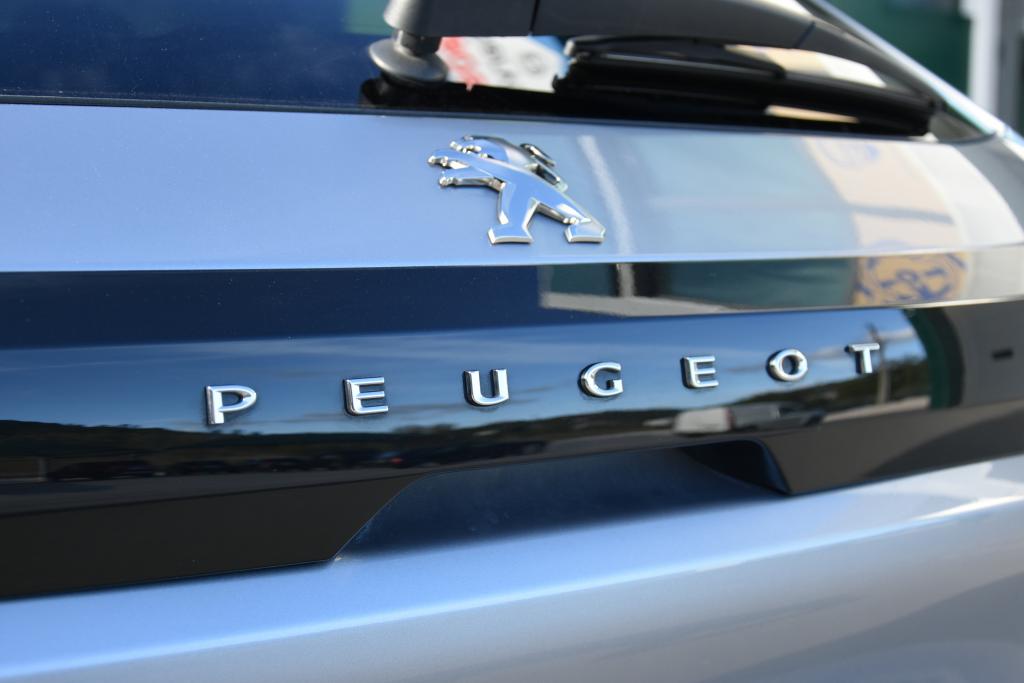 Peugeot E-208 50 kwh Allure Pack