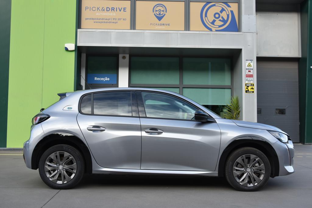 Peugeot E-208 50 kwh Allure Pack